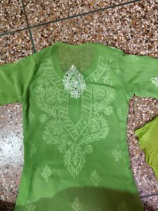 Lucknowi Chikankari Kurti