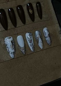 Press-On Nails - Silver &amp; White Marble Design