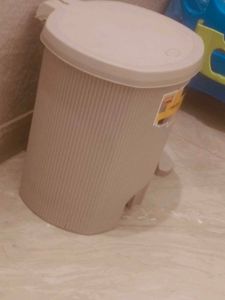 Dustbin