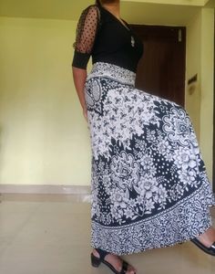 Black And White Floral Print Skirt 🖤🤍