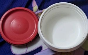Red N White Used Plastic Casserole - 1000 ML