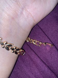 ElegantANTI TARNISH Gold Flower Bracelet