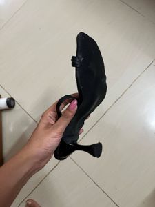 Stylish Black Strappy Heels