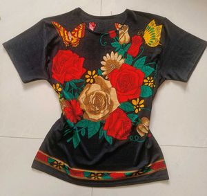 Vintage 90's Baroque Floral Print Tshirt