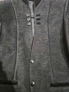 Stylish Black Suit blazer Like New No Issues