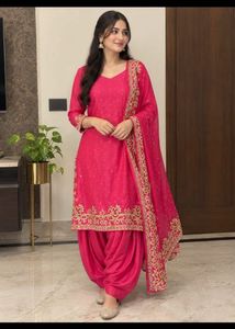 Embroidery suit set