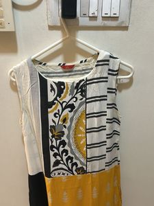 Price drop ⬇️Stylish Sleeveless Kurta