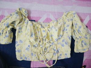 Floral Off-Shoulder Tie-Up Top
