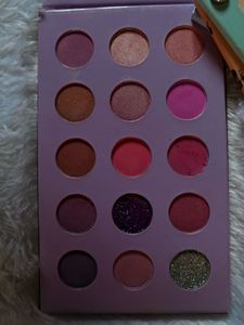 Vibrant Eyeshadow Palette