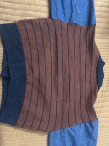 Stylish Cardigan with Denim Sleeves