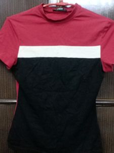 Tshirt In S Size