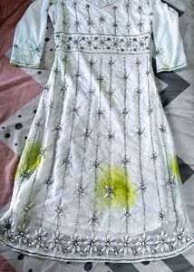 Elegant White Embroidered Kurta