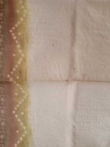 Elegant Off-White Saree with Bandhani Print