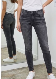 Women's Dark Wash Skinny Jeans