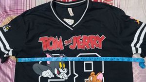 Varsity/Jersey-Style Tom &amp; Jerry Unisex T-shirt