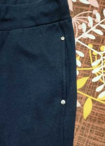 Comfortable Navy Blue Capri