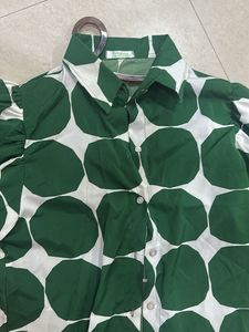 Green &amp; White Polka Dot Puff Sleeve Top