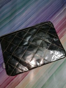 Myglamm Pouch
