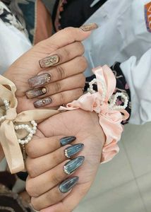 Premium Glitter & Chrome Press-On Nails with Rhine