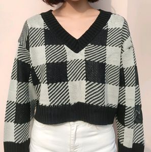 Korean crop sweater (UNUSED)