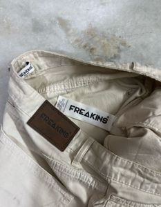 FREAKINS ECRU BEIGE STRAIGHT FIT JEANS 32