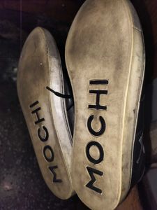 Mochi Black Casual Sneakers