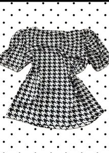 OLD MONEY BLACK &amp; WHITE HOUNDSTOOTH SWEETHEART TOP