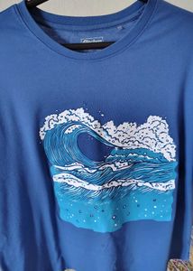 Men's Blue T-Shirt with Wave Graphic unisex