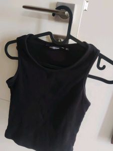 Sleek Black Sleeveless Crop Top