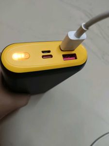 🇹🇭Orashare Power Bank - Black/Gold