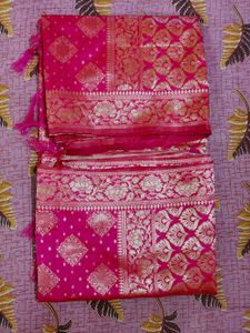 Pink &amp; Gold Patterned Saree
