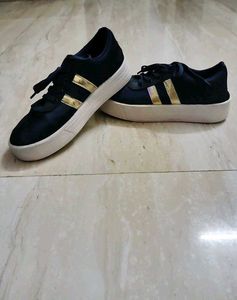 Stylish Navy &amp; Gold Sneakers