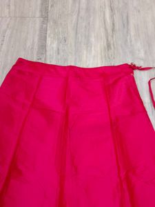 Tapeta Silk Skirt