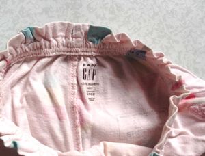 BabyGap Girl Outfit - Top &amp; Shorts Set