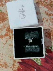 GIVA Silver Earrings Set