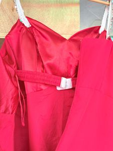 Elegant Red Party Dress