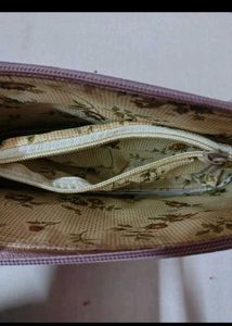 Stylish Croc-Embossed Shoulder Bag