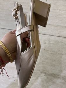 Golden Light heels Sandals For Ethnic Wear