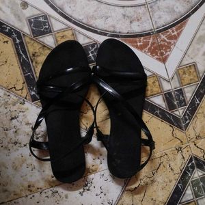 Black Flat Criss-cross Sandals For Women