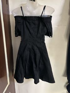 Chic Black Off-Shoulder Button-Up Dress