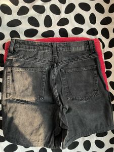 Weekday Shorts