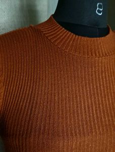 Rust Ribbed Mock Neck Crop Top