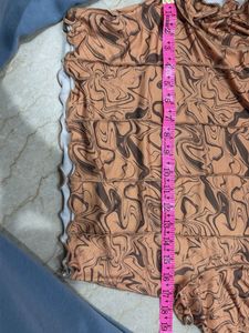 Trendy Marble Print Crop Top