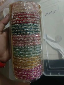 7 jodi Sparkling Multi-Color Bangles Set