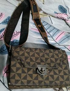 a sling bag✨