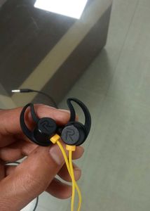 REALME NEW AND ORIGINAL HEADPHONE