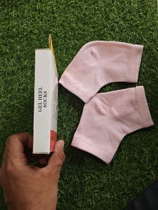 Gel Heel Socks - Toe-Free Design pink colour