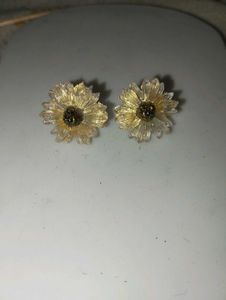 Floral Daisy Stud Earrings(golden)