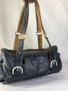 Vintage Vera Pelle Italian Barrel Shoulder Y2K bag