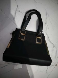 Chic Black Handbag